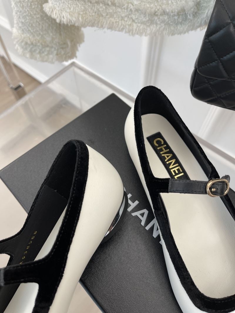 Chanel Low Shoes